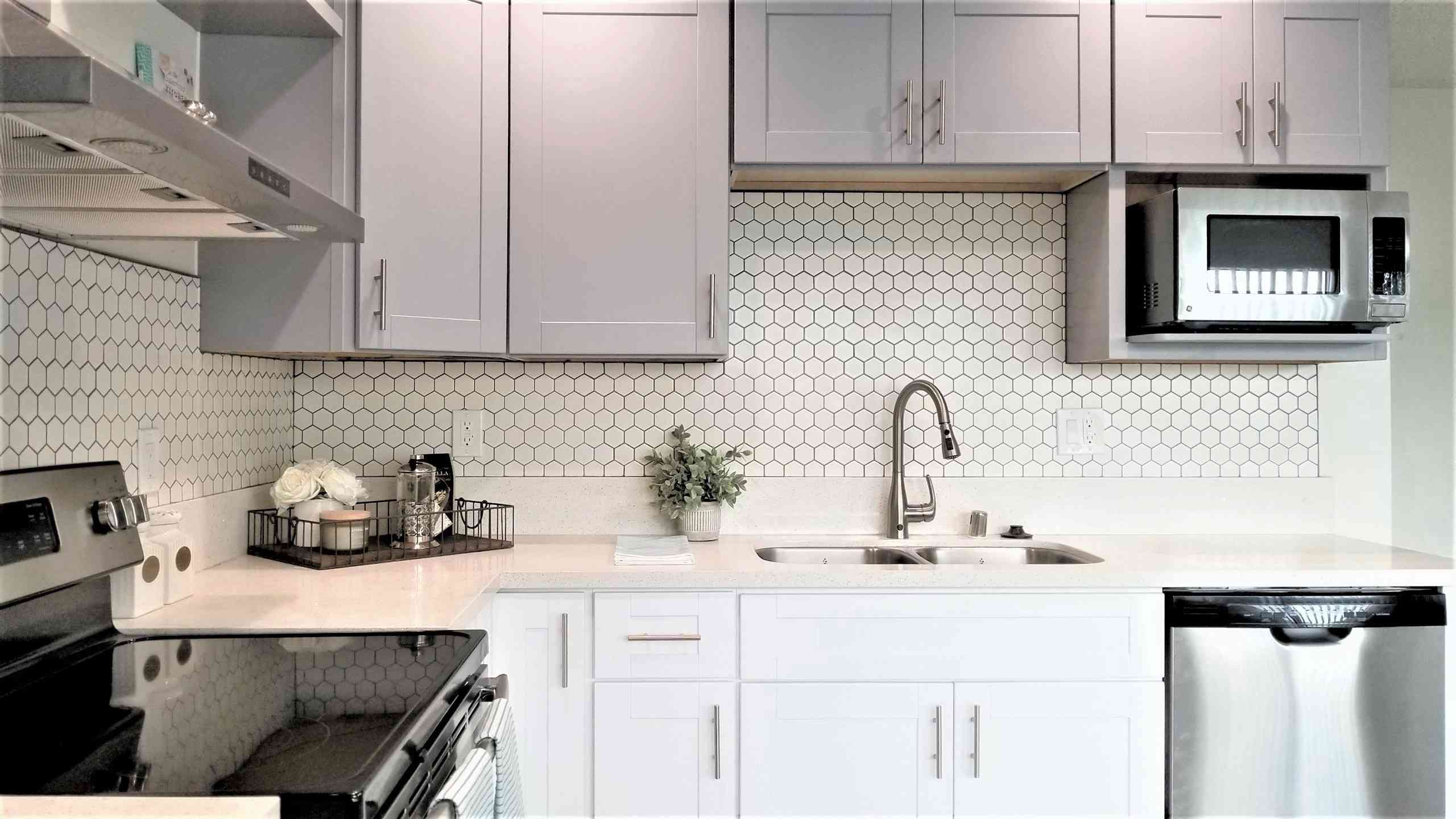 kitchen backsplash and built in microwave